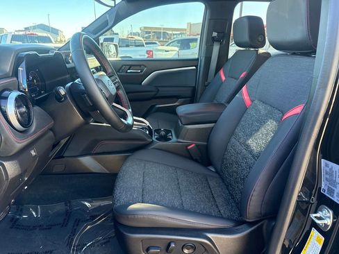 Used 2024 Chevrolet Colorado Z71 w/ Z71 Convenience Package 2 image 9