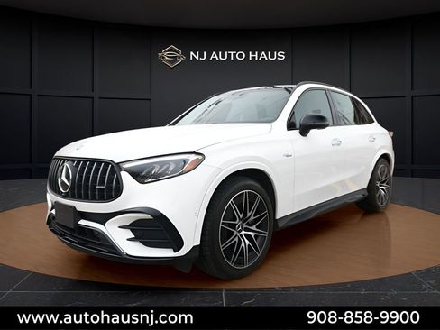 Used 2025 Mercedes-Benz GLC 43 AMG 4MATIC image 4