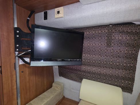 Used 2012 Chevrolet Express 2500 w/ Power Package image 22