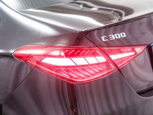 Used 2022 Mercedes-Benz C 300 Sedan image 7