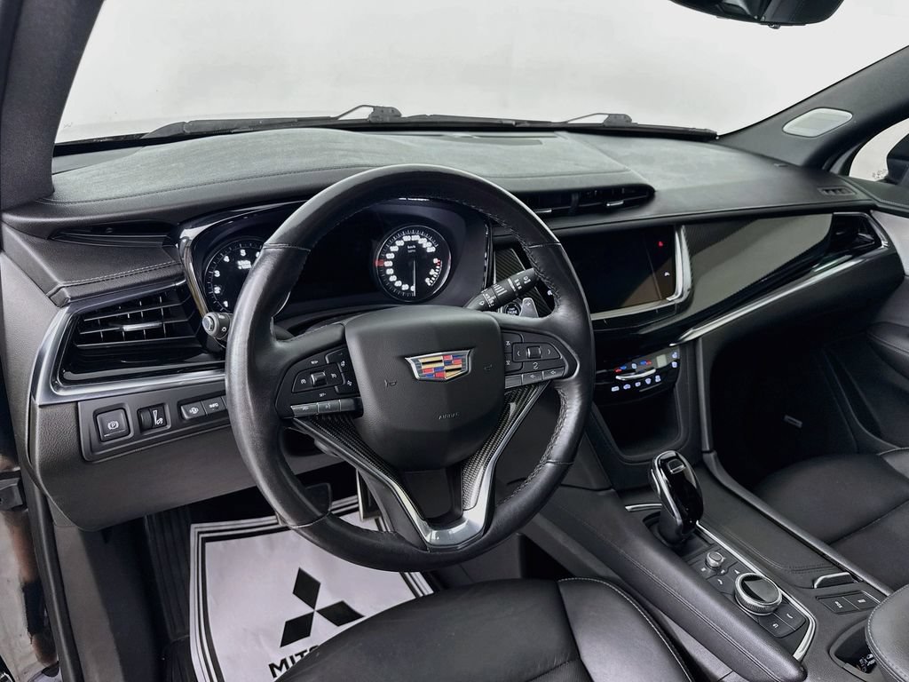Used 2023 Cadillac XT6 Sport w/ Technology Package AWD/4WD image 10