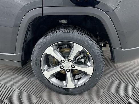 New 2026 Jeep Grand Cherokee Limited image 16