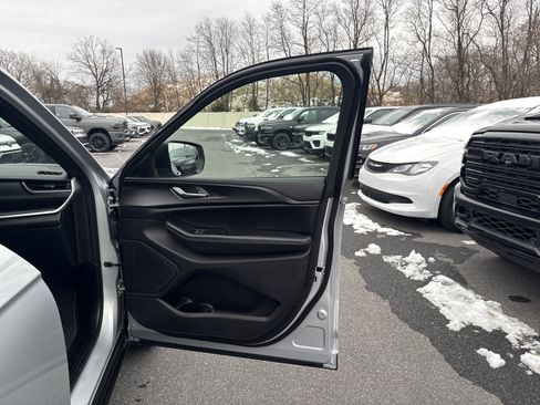 New 2025 Jeep Grand Cherokee Laredo X w/ Luxury Tech Group I image 8