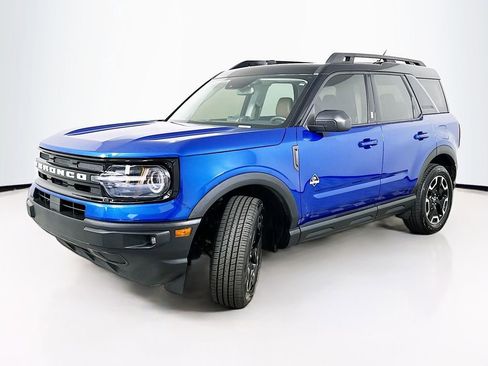 Used 2024 Ford Bronco Sport Outer Banks w/ Tech Package AWD/4WD image 2