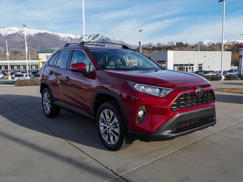 Certified 2021 Toyota RAV4 XLE Premium image 2