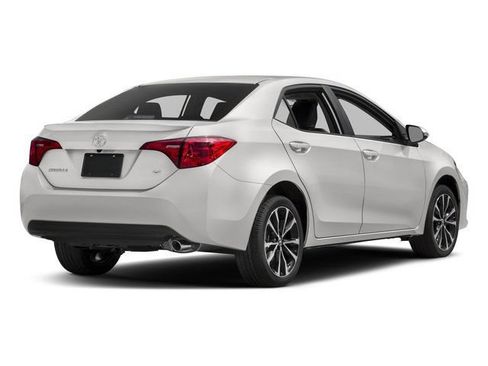Used 2018 Toyota Corolla SE FWD image 2