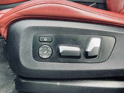 Used 2022 BMW X6 xDrive40i w/ Executive Package image 28