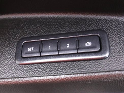 Used 2020 Chevrolet Suburban Premier AWD/4WD image 28