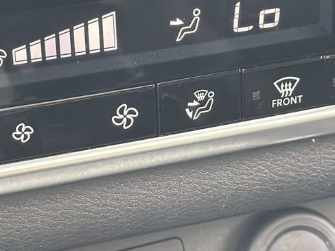 Used 2023 Nissan Rogue SL AWD/4WD image 30