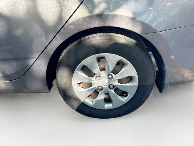 Used 2015 Hyundai Accent GLS w/ Option Group 02 FWD image 14