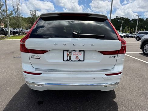 Used 2023 Volvo XC60 B5 Plus image 8