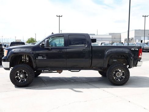 Used 2009 GMC Sierra 2500 SLT w/ SLT Convenience Package AWD/4WD image 3