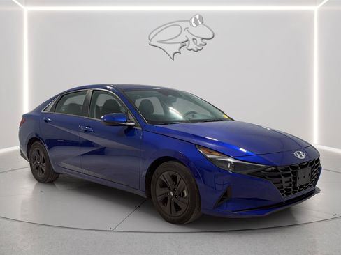 Used 2023 Hyundai Elantra SEL FWD image 8