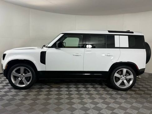 New 2025 Land Rover Defender 110 X-Dynamic SE image 3