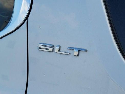 Used 2023 GMC Acadia SLT image 7