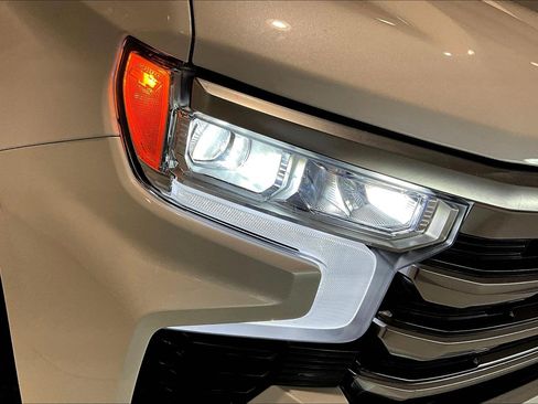 Used 2024 Chevrolet Silverado 1500 High Country AWD/4WD image 34