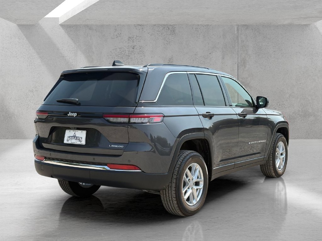 New 2026 Jeep Grand Cherokee Laredo RWD image 5
