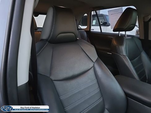 Used 2020 Toyota RAV4 Limited image 37