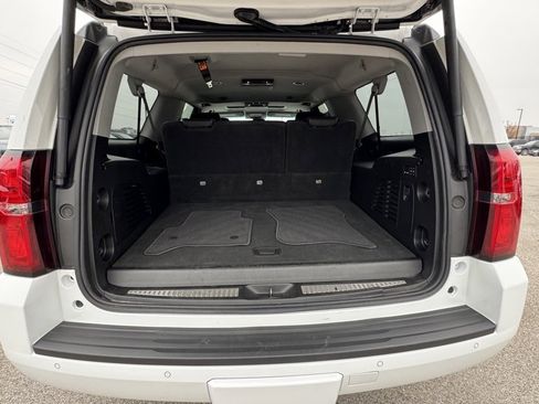 Used 2020 Chevrolet Suburban LT image 11