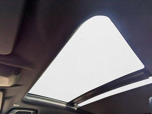 Used 2025 BMW X1 xDrive28i w/ Technology Package image 15