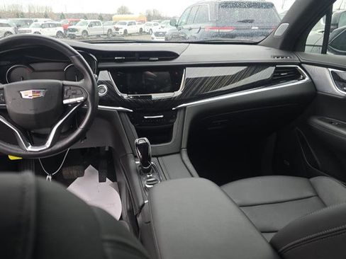 Used 2023 Cadillac XT6 Premium Luxury w/ LPO, Floor Liner Package AWD/4WD image 6