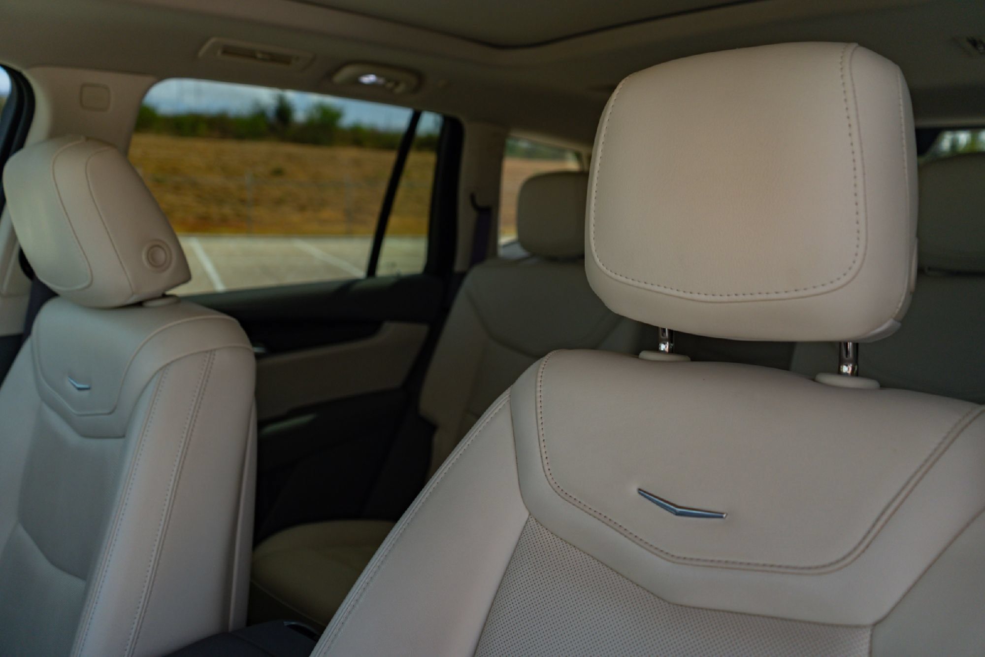 Used 2022 Cadillac XT6 Premium Luxury w/ Technology Package FWD image 10