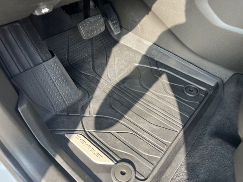 Used 2023 Chevrolet Traverse Premier w/ Redline Edition image 15