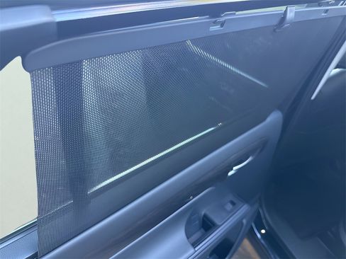 Used 2025 Toyota Highlander Platinum image 47