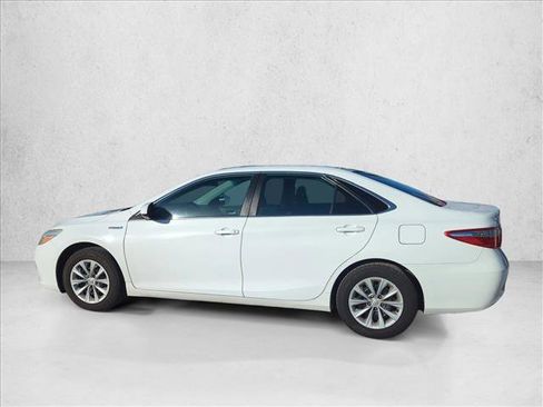 Used 2015 Toyota Camry LE FWD image 5