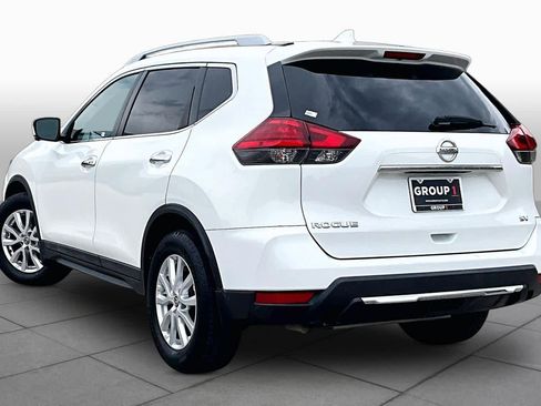 Certified 2017 Nissan Rogue SV w/ SV Premium Package FWD image 12