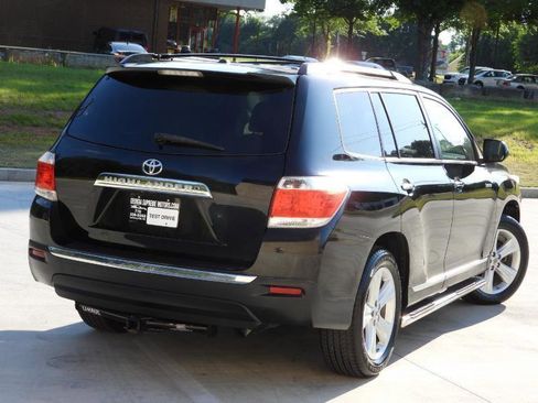 Used 2011 Toyota Highlander Limited w/ Tow Pkg FWD image 10