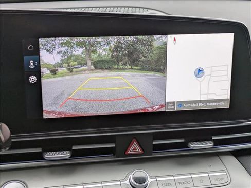 New 2025 Hyundai Elantra Limited image 15