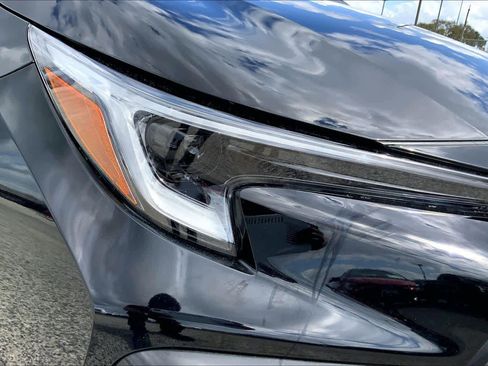 Used 2025 Toyota Corolla SE w/ SE Premium Package image 27