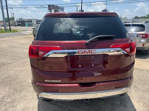 Used 2017 GMC Acadia Denali w/ Technology Package FWD image 3