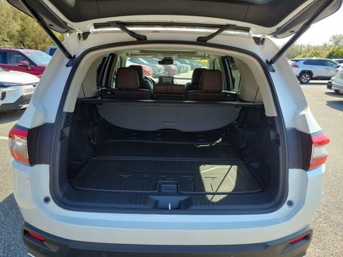 Used 2025 Honda Pilot Elite image 19