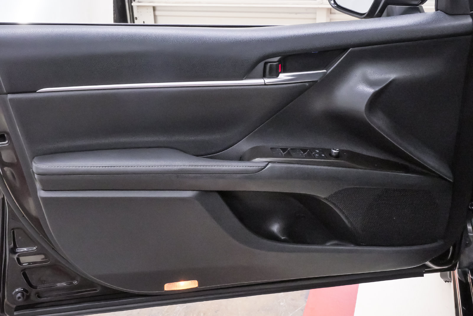 Used 2022 Toyota Camry XSE FWD image 24