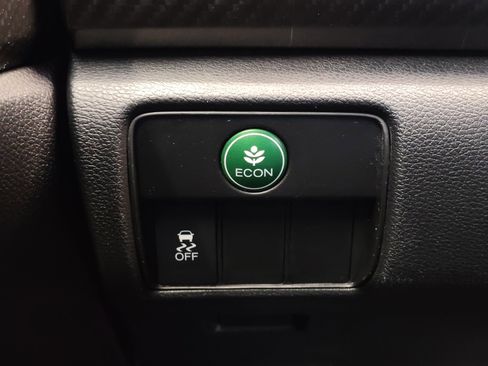 Used 2016 Honda Accord Sport image 23