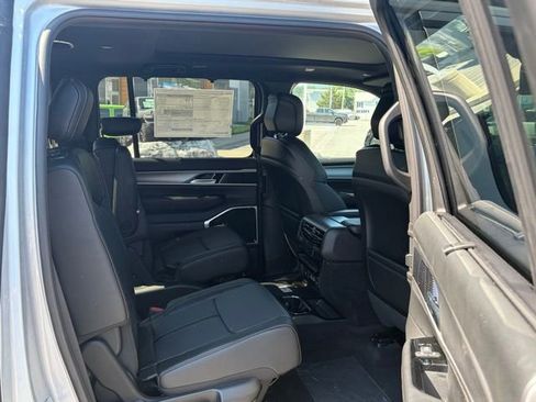 New 2026 Jeep Grand Wagoneer Limited AWD/4WD image 33