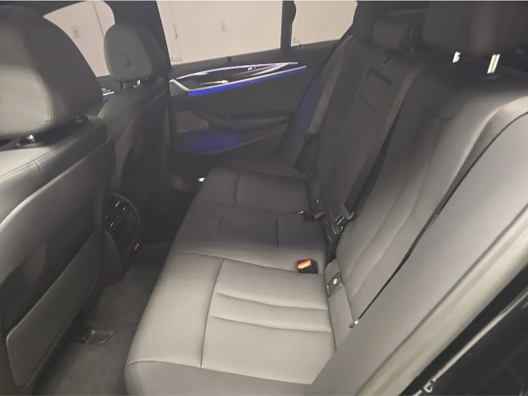 Used 2020 BMW 530i w/ Convenience Package RWD image 10