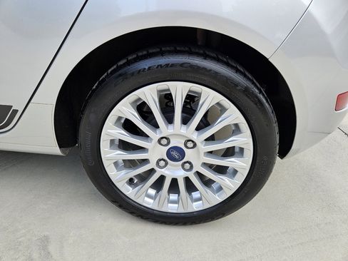 Used 2016 Ford Fiesta Titanium image 31