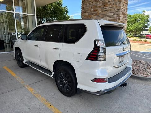 Used 2023 Lexus GX 460 Luxury w/ Sport Design Package AWD/4WD image 4