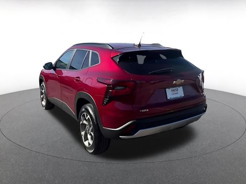 Used 2025 Chevrolet Trax LT FWD image 10