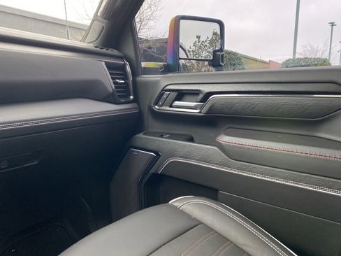 Used 2024 GMC Sierra 2500 AT4X image 29