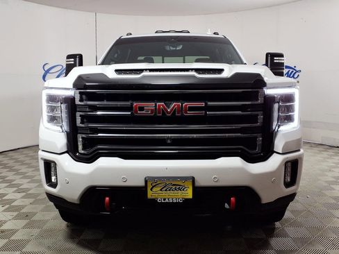 Used 2022 GMC Sierra 2500 AT4 w/ AT4 Premium Plus Package AWD/4WD image 3