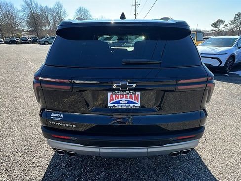 New 2025 Chevrolet Traverse LT w/ Driver Confidence Package image 9