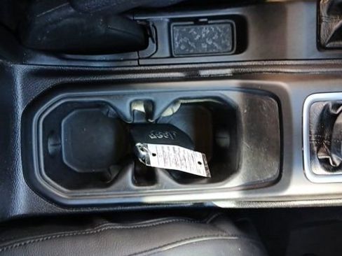 Used 2018 Jeep Wrangler Unlimited Sport S image 46