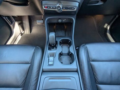 Certified 2024 Volvo XC40 B5 Core image 24