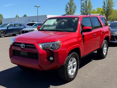 Used 2022 Toyota 4Runner SR5 AWD/4WD image 4