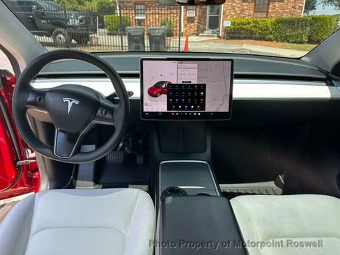 Used 2024 Tesla Model Y 2WD image 15