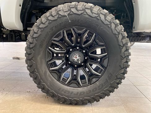 New 2026 Ford F250 Lariat w/ Black Appearance Package image 26